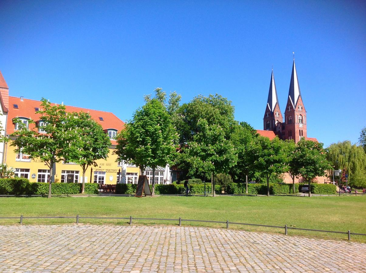 Altes Kasino Hotel am See Neuruppin Exterior foto